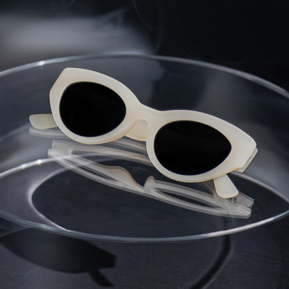 Lolo’s Lunar Nuptials White | Goodr