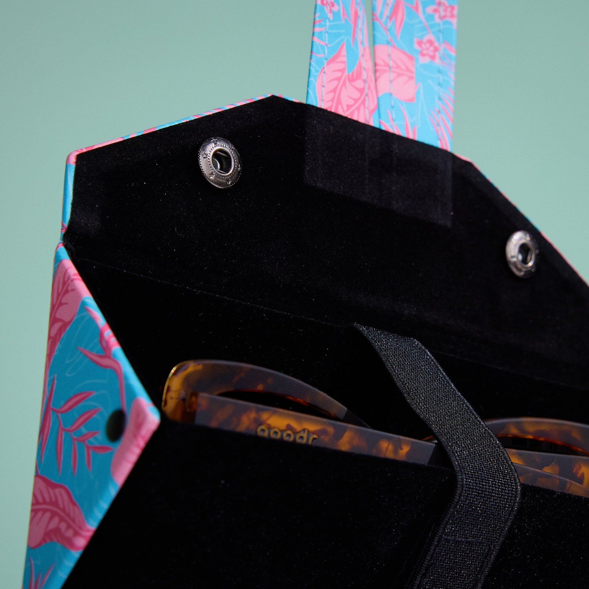 Sunglasses Case - Roll With It  | Goodr